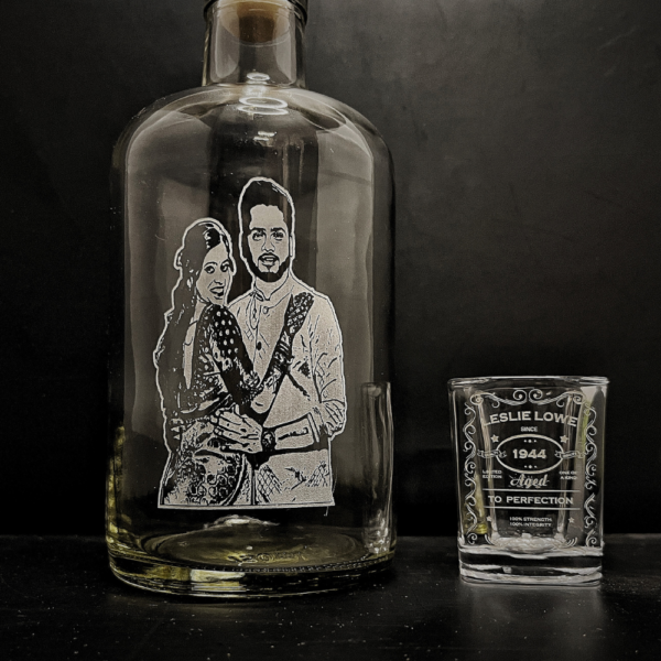 Personalized Whiskey Decanter Set with, Custom Engraved Housewarming, Birthday, Groomsmen Whisky Bar ware Gift for Him
